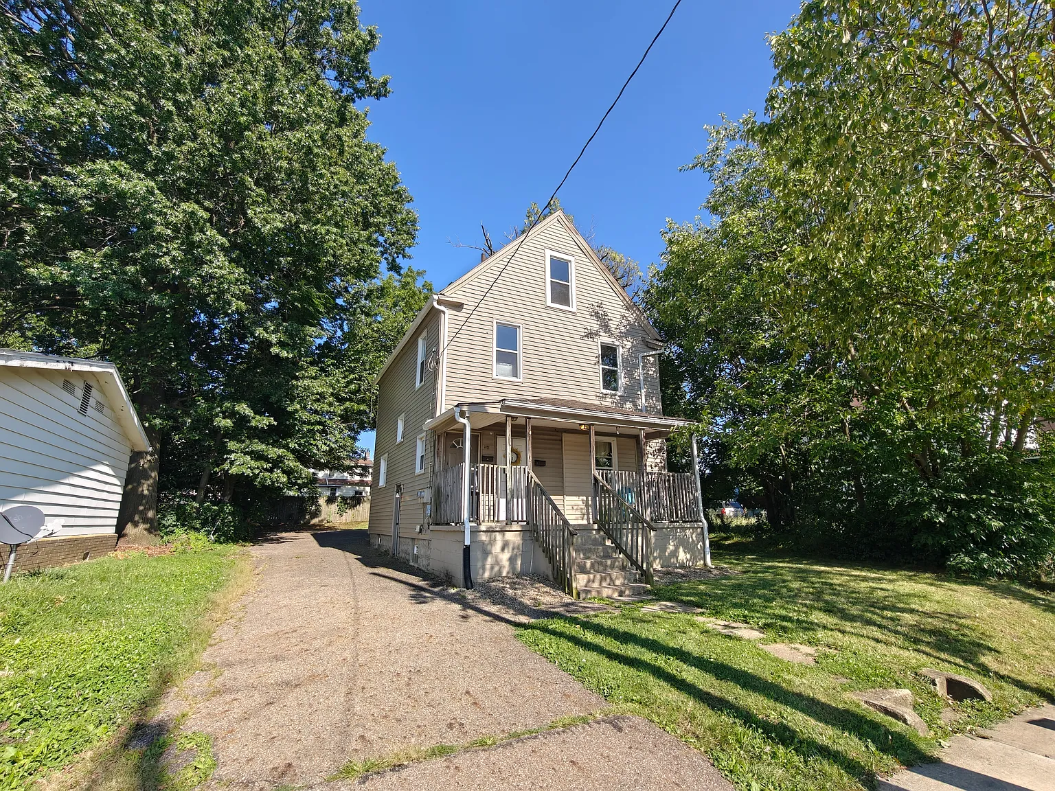3 bed, 750 sqft, $950 — Photo 1