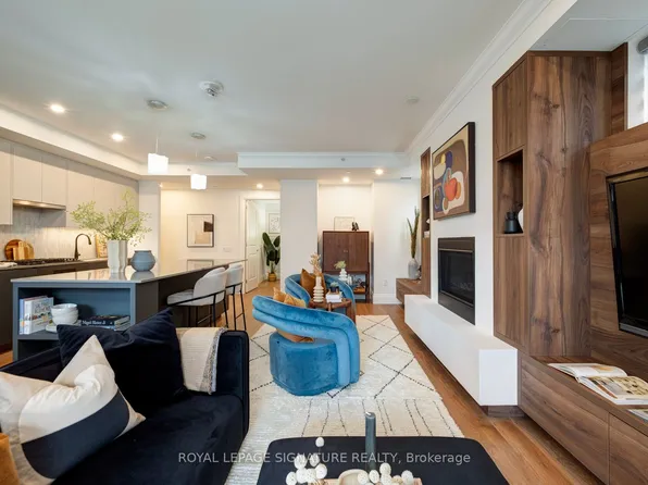 285 Avenue Rd #303, Toronto, ON M4V 2G8