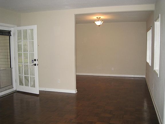 Living Room/Dining Room