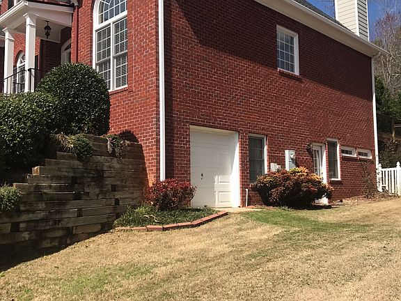 4th image of 203 Aurora Way