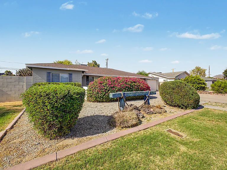 2514 E Campbell Ave — Photo 5