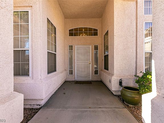 3rd image of 5501 Lucky Clover St