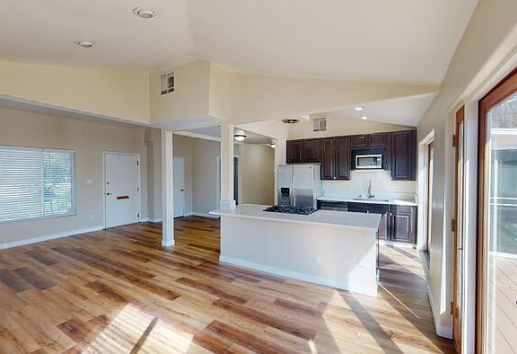 4th image of 3441 Georgia St