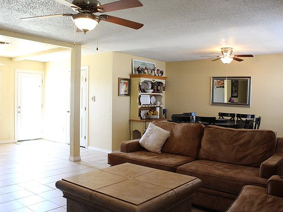 3rd image of 4705 Leisure Dr