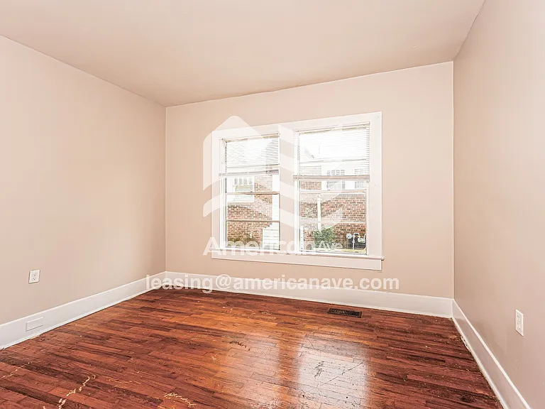 1443306_013_bedroom_13.jpg