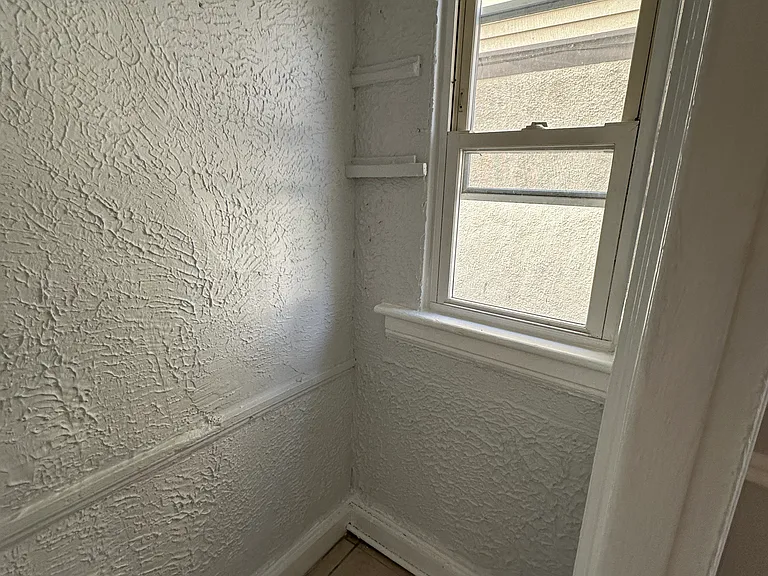 515 Jane St #1L — Photo 17