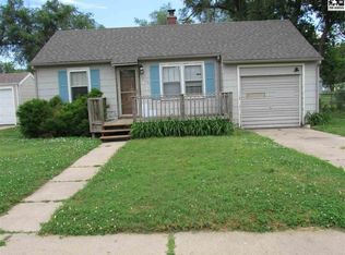 619 W 9th Ave, Hutchinson, KS 67501