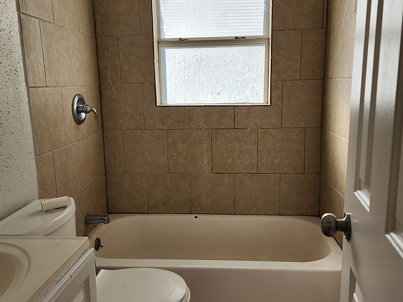 4th image of 2919 Ashley St #1