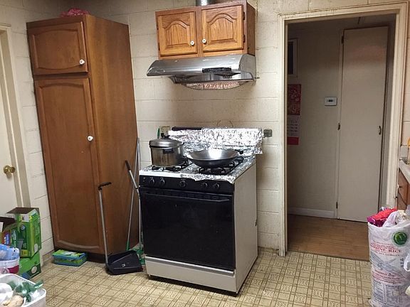 5th image of 5221 Cabrillo Way