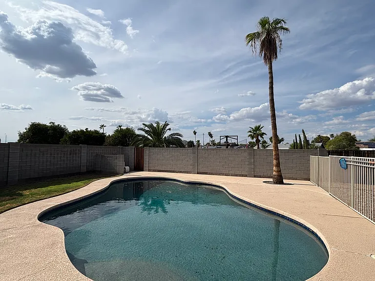 E Paradise Dr — Photo 25