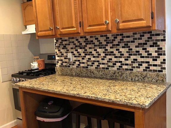 3rd image of 395 Waterman Ave APT 2