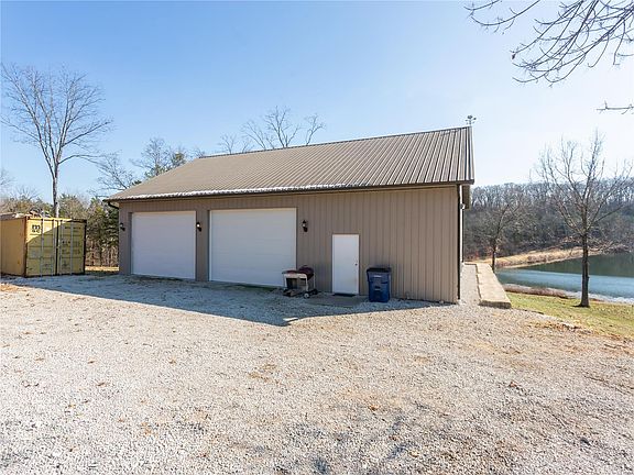 5th image of 6000 Becker Woods Dr