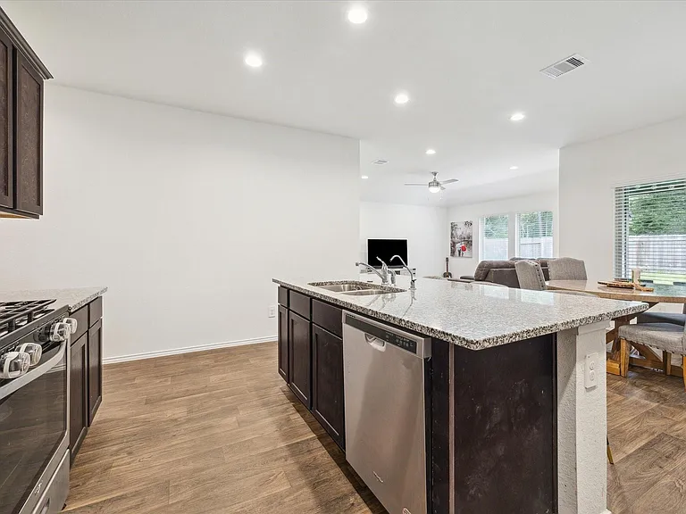 20209 Portbec Dr — Photo 6