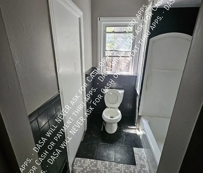 339 Weaver St #LOWER — Photo 9