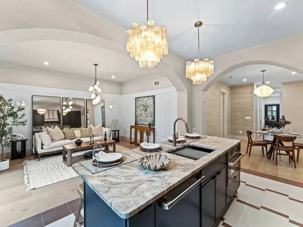 83 Liberty Place image 8 of 39