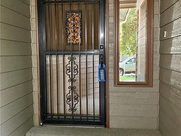 3rd image of 1078 Clark Ave