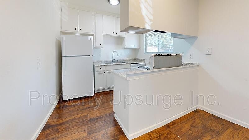 1st image of 83 Mono Ave #4
