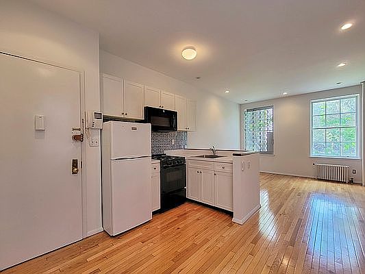 1st image of 233 E 96th St APT 2RE