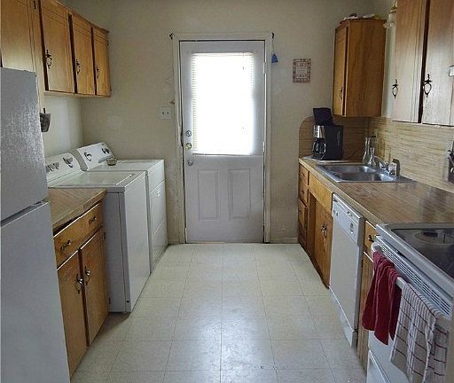 4th image of 205 N North Dr