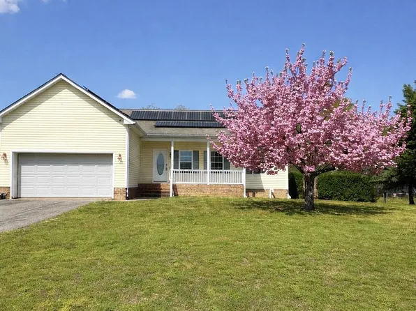 220 Barnes Blvd, Colonial Beach, VA 22443