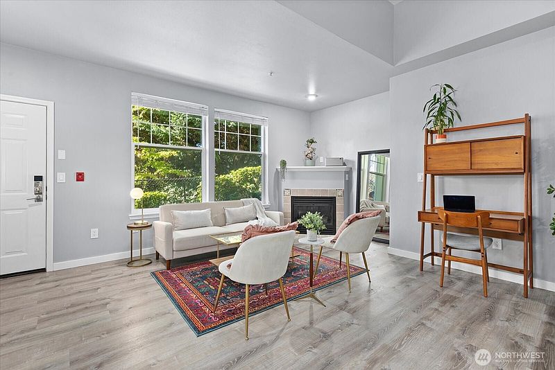 5th image of 16125 Juanita Woodinville Way NE #403