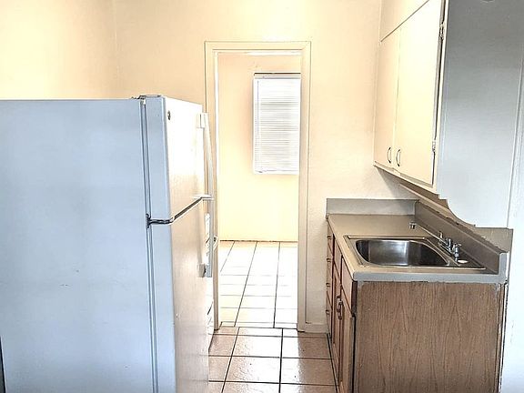 5th image of 1024 Alvarado Dr SE Unit 4