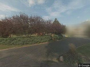 W1797 Golden Beach Way, Mukwonago, WI 53149