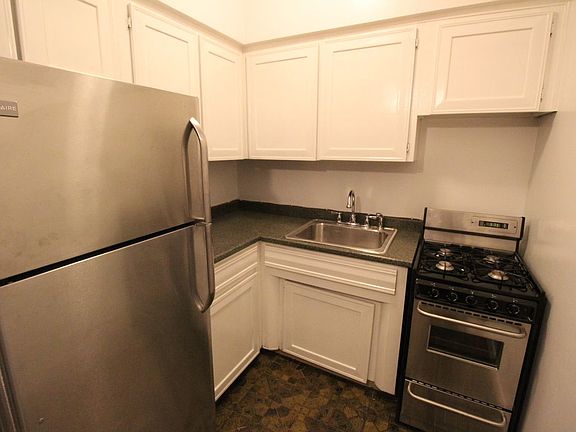 5th image of 33 W 82nd St APT 2A