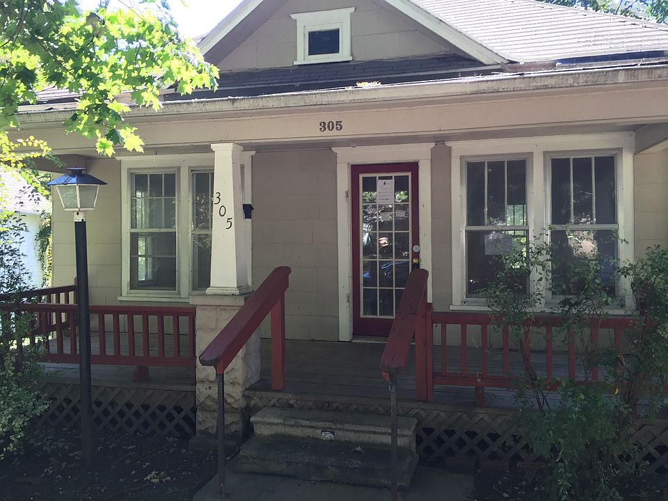 1st image of 305 E Shawnee St