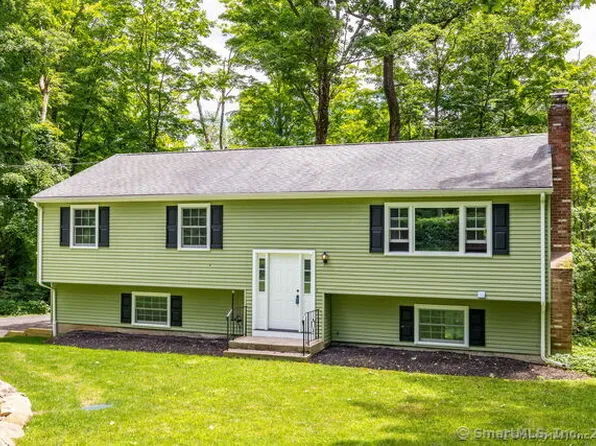 9 Quiet Woods Road, East Hampton, CT 06424