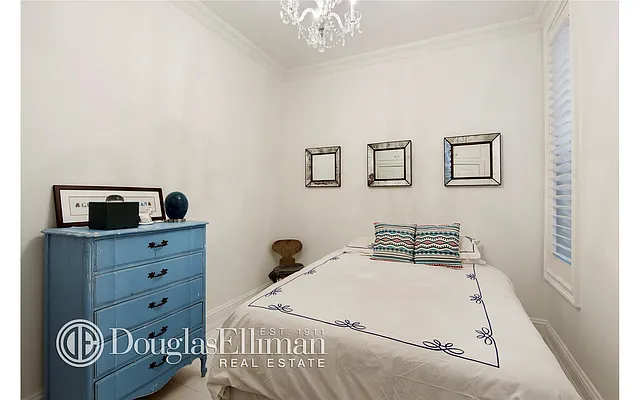 Sold by Douglas Elliman | media 14