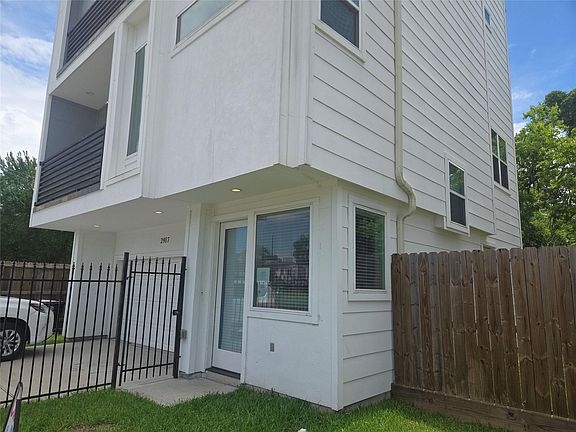 2nd image of 2917 Sauer St