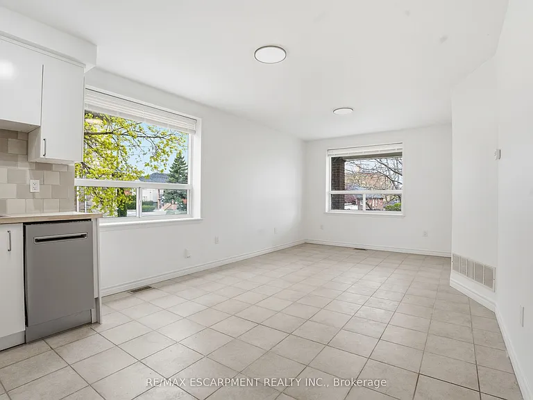 1049 Glencairn Ave #MAIN FLOOR — Photo 4