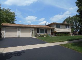 1806 Division St, Saint Charles, IL