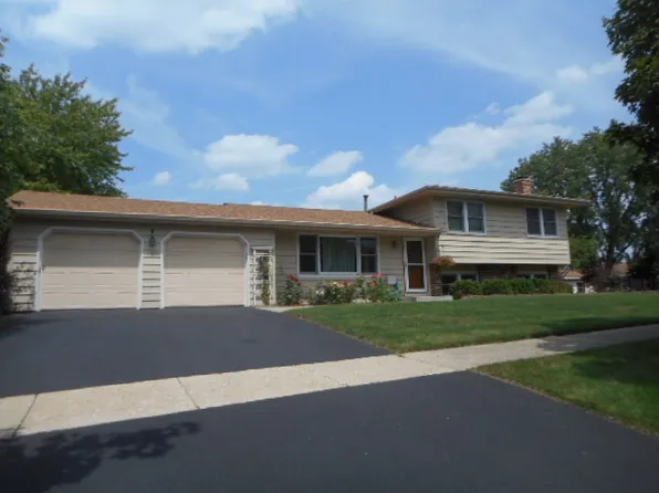 1806 Division St, Saint Charles, IL 60174