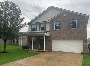 2915 Parkview Dr, Columbus, IN 47201