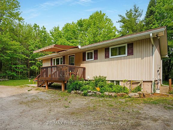 4th image of 3072 Gelert Rd