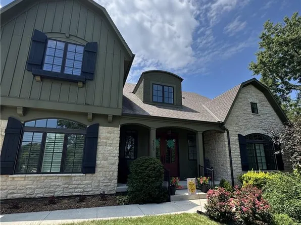 9500 Woodland Rd, Lenexa, KS 66220