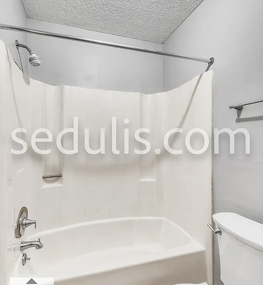 801 Temple Rd #A — Photo 21