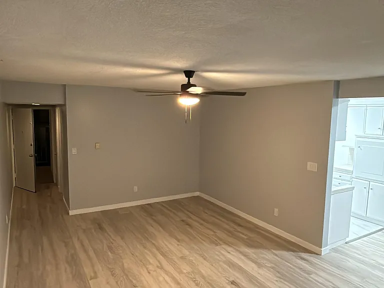 850 Victor Ave — Photo 4