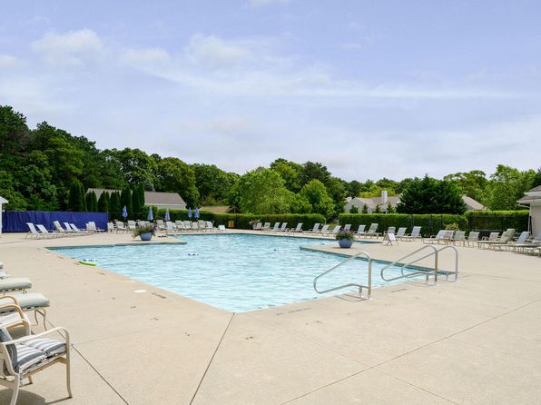 44 Twin Oaks Drive, Mashpee, MA 02649