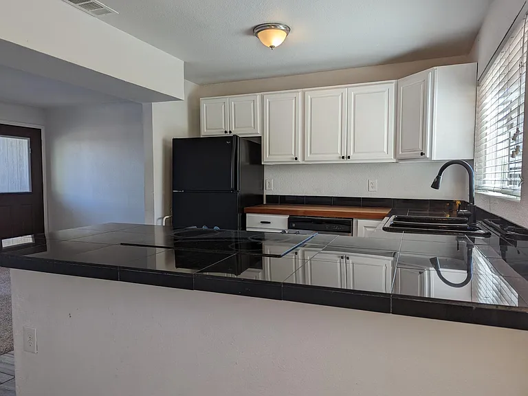 979 Wolff St #B — Photo 6