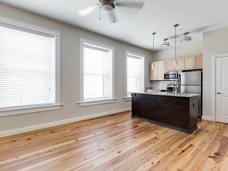1710 E Franklin St — Photo 13