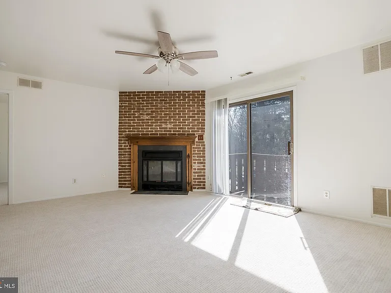 1810 Woodhollow Dr — Photo 3