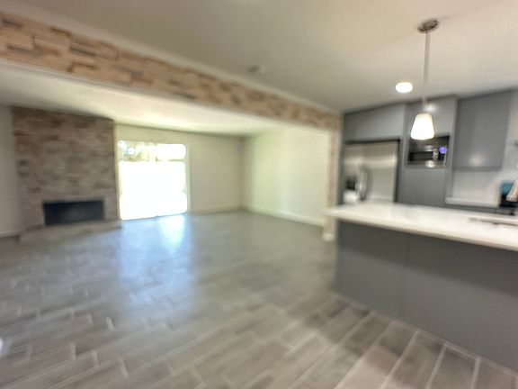 5th image of 1540 Country Club Cir