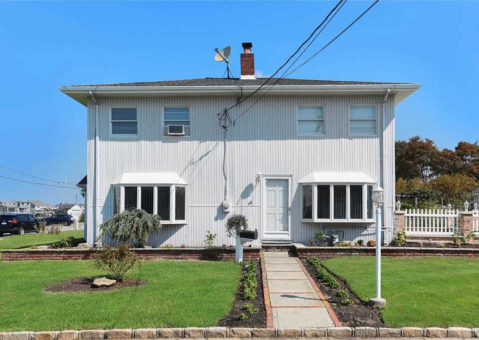 9 Cabot Rd W, Massapequa, NY 11758 Zillow