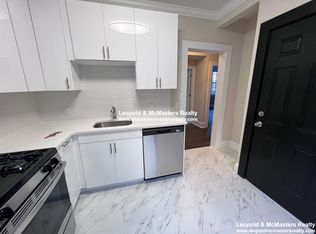 98 Longwood Ave #3R, Brookline, MA 02446