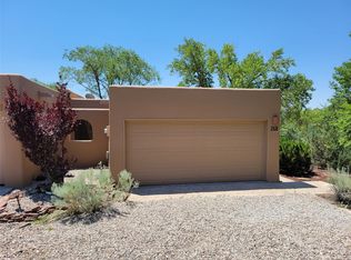 268 Loma Entrada, Santa Fe, NM 87501