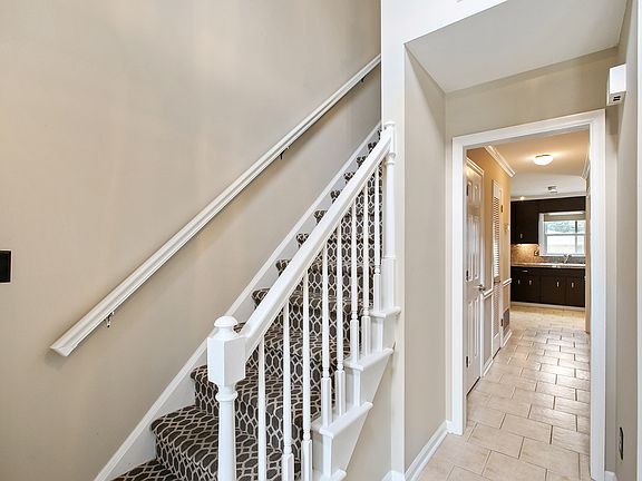 4th image of 1444 Old Virginia Ct SE