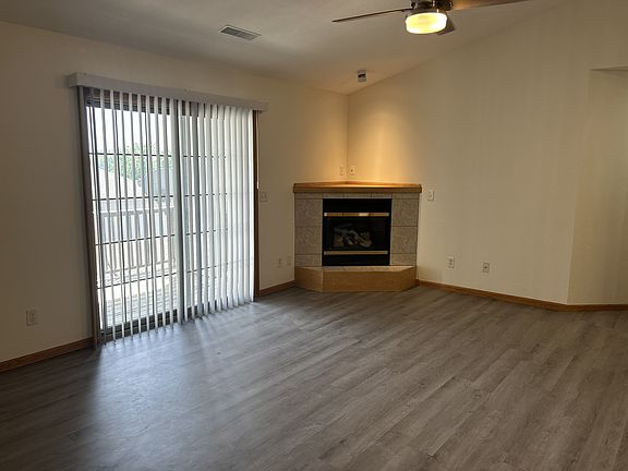 3rd image of 2878 Coral Ct